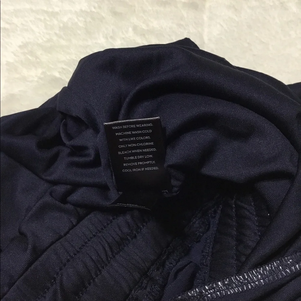 Simply Vera Wang Navy Sleeveless Jumpsuit size XS NWT - Picture 10 of 11